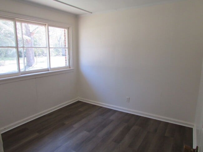 Building Photo - Duplex Unit