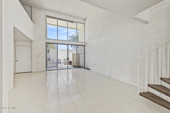 Building Photo - 4656 N 40th St