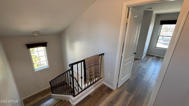 Building Photo - 2125 E Huntington Dr