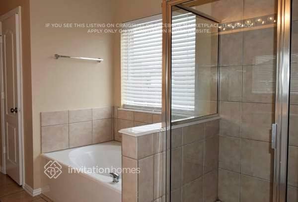 Building Photo - 3832 Sevenoaks Dr