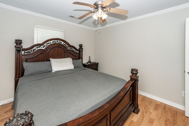 Building Photo - 2 Bedroom 1 Bath Condo in The Park at Rive...