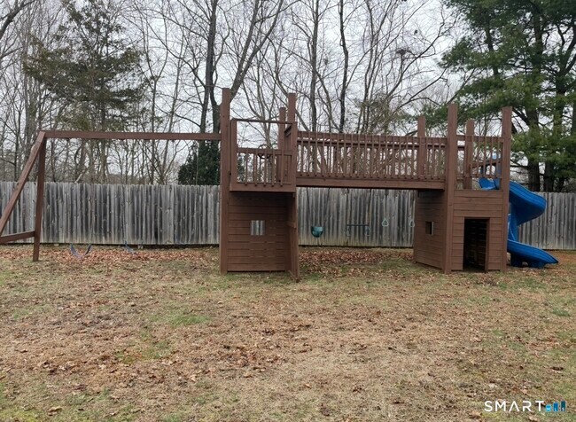 Building Photo - 939 N Main St