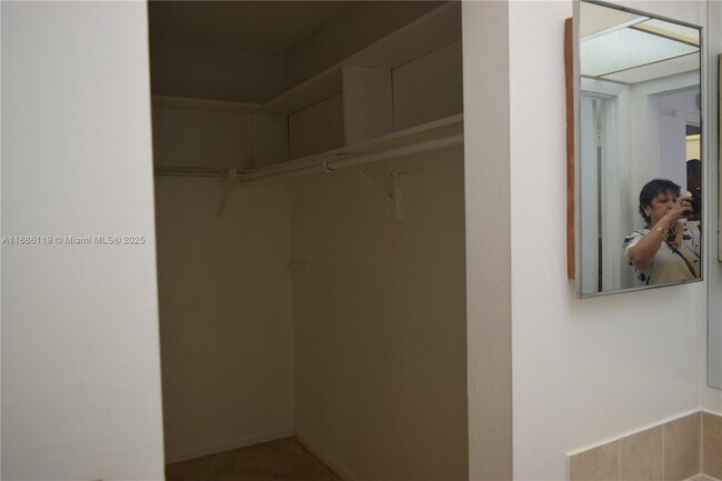 Building Photo - 2901 NW 47th Terrace