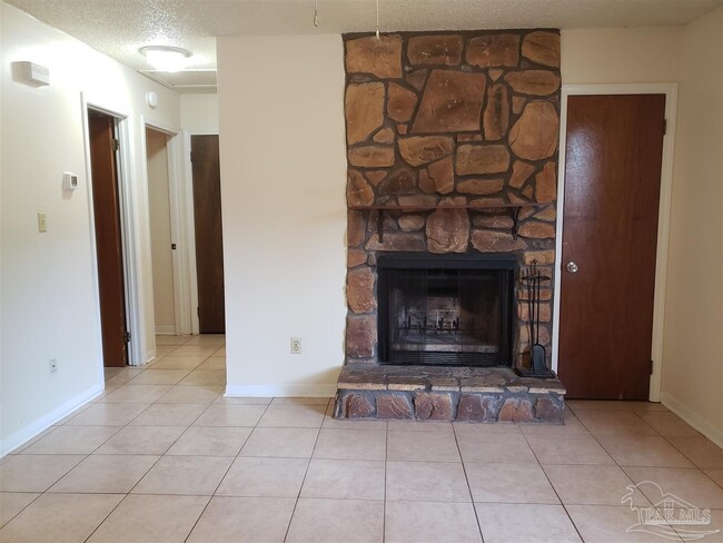 Building Photo - 1363 Jasma Ln