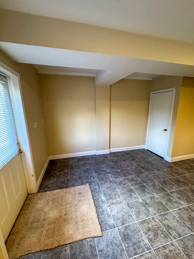 Building Photo - 74 Lockes Way