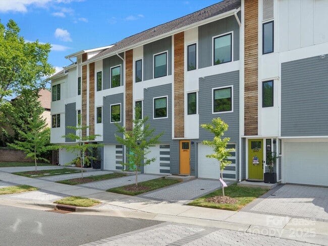 Building Photo - 2653 Shenandoah Ave