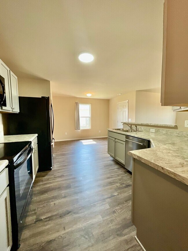 Building Photo - 4401 Olympic Dr