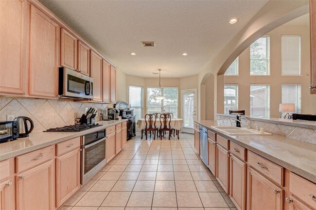 Building Photo - 1138 Jasons Bend Dr