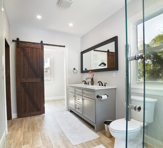 Building Photo - 4603 White Ave