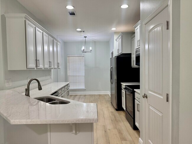 Building Photo - 902 Cocobolo Dr