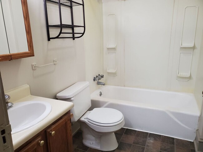 Building Photo - First Floor 1 Bedroom near Downtown Lancaster