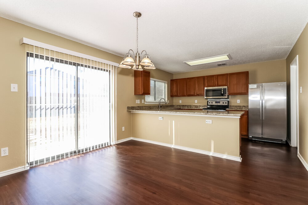 Building Photo - 5216 Dillon Cir