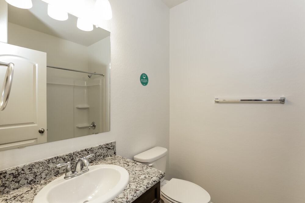 Building Photo - 2444 W Tamarisk Ave
