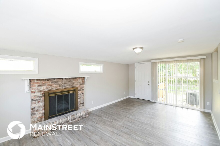 Building Photo - 6238 Green Pine Ln