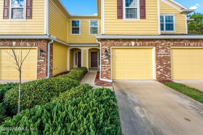 Building Photo - 6867 Roundleaf Dr
