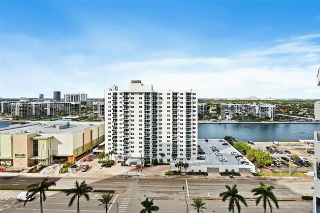 Building Photo - 3001 S Ocean Dr