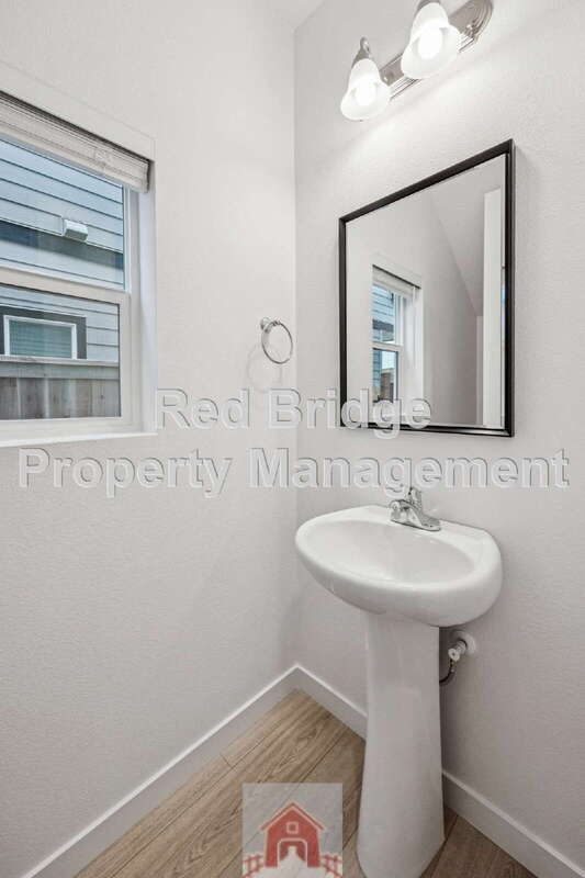 Building Photo - 2795 S Heather St