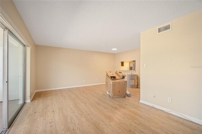 Building Photo - 2585 Countryside Blvd