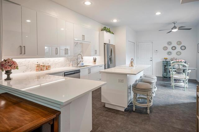 Building Photo - 12446 Montego Plaza