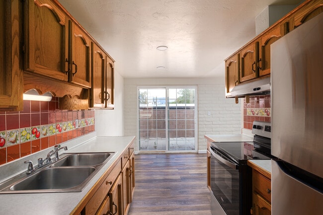 Building Photo - 8145 E Nicaragua Dr