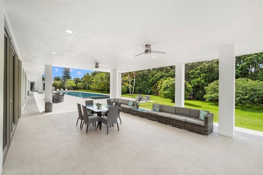 Building Photo - 17250 SW 52nd Ct