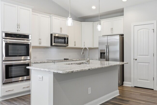 Building Photo - 511 Pondpine Ln