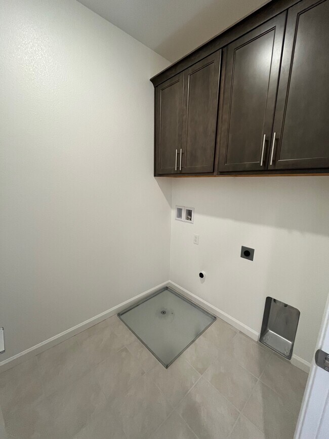 Building Photo - 6357 Dandelion St