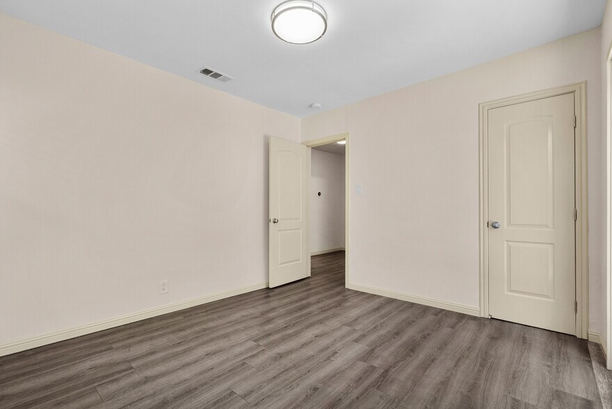 Building Photo - 4417 W 29th St