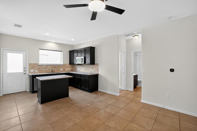 Building Photo - 620 Carly Ann Ln