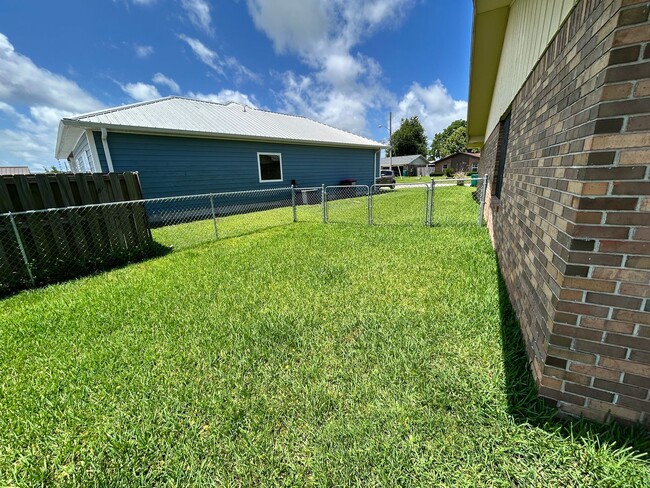 Building Photo - 249 Hannover Cir