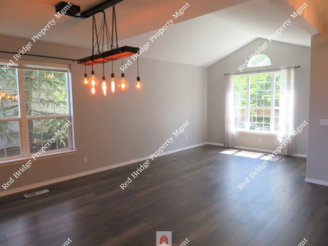 Building Photo - 18385 SW Swanstrom Dr