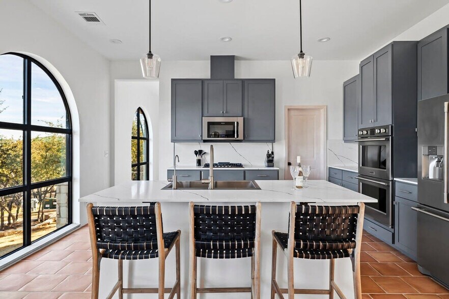 Building Photo - 2701 Bumble Bee Dr