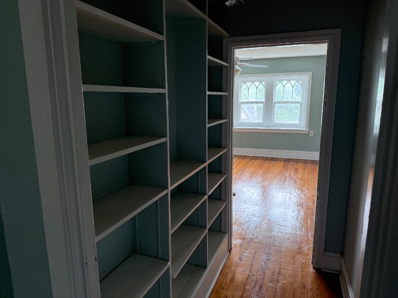 Building Photo - 6331 Overbrook Ave