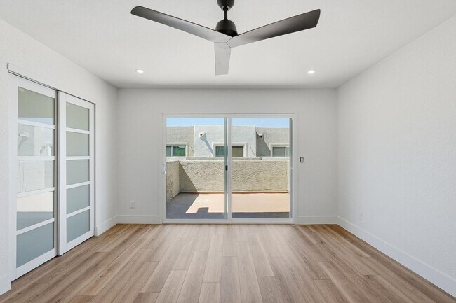 Building Photo - 122 S Hardy Dr