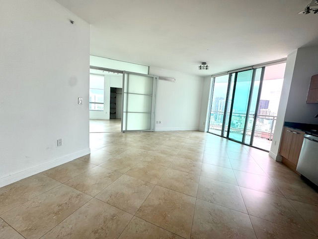 Building Photo - 350 S Miami Ave