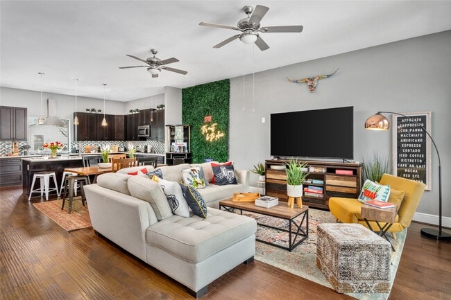 Building Photo - 2104 Webster St