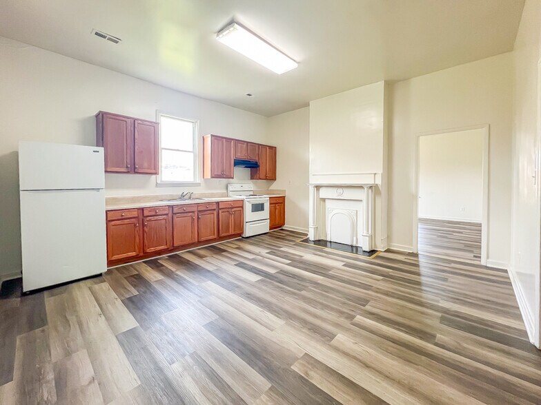 Building Photo - 608 Halifax St