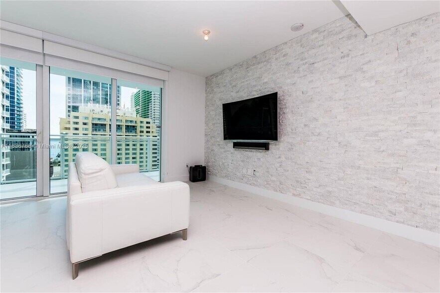 Building Photo - 1080 Brickell Ave
