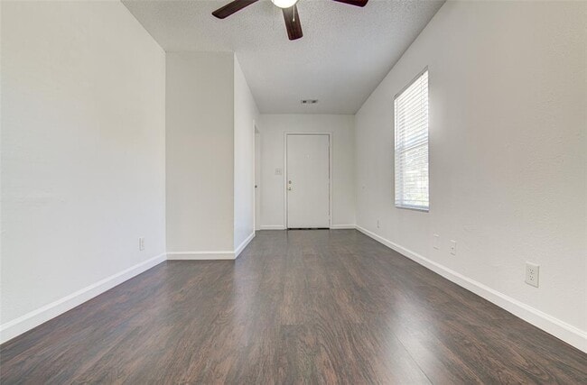 Building Photo - 912 Catalpa St