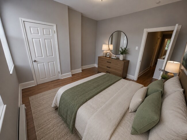 Building Photo - Spacious 2BR Townhouse with Private Patio in the Heart of Newbold