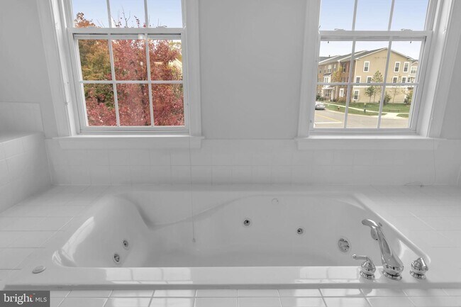 Building Photo - 22855 Oakgrove Rd