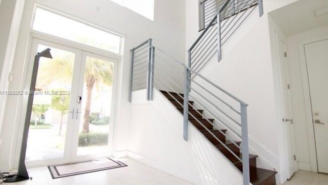 Building Photo - 10045 NW 76th Ter