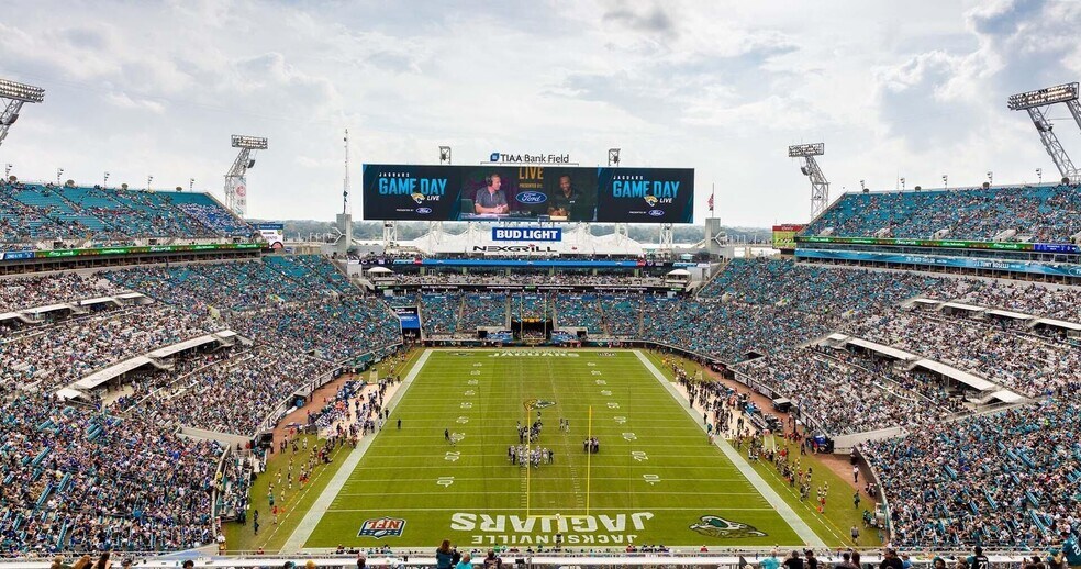 Building Photo - 53 Palmones St