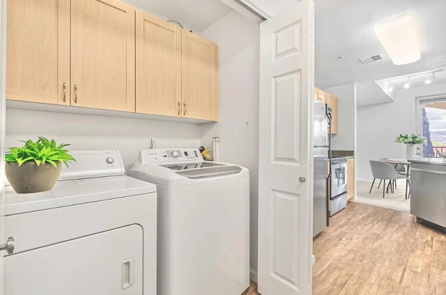 Building Photo - "Chic 1-Bed Oasis in San Jose with Hardwoo...