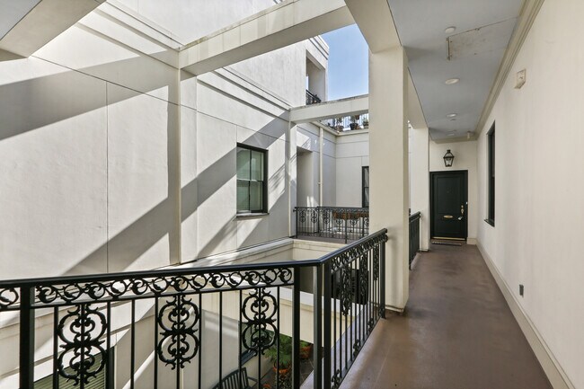 Central atrium area - 215 Decatur St