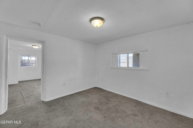 Building Photo - 218 NW I Ave