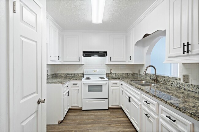 Building Photo - 12104 Burdine St