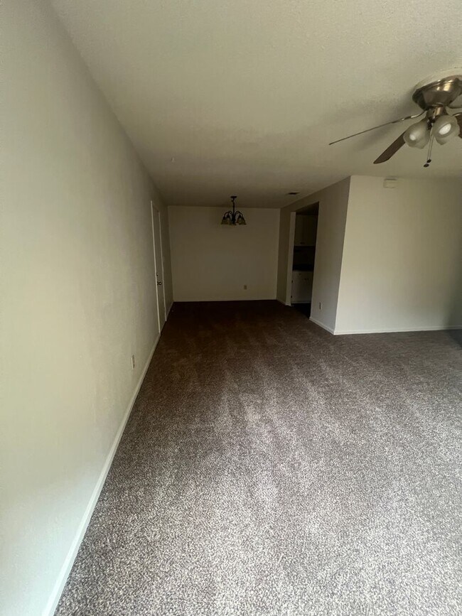 Building Photo - 9365 Camada Ct