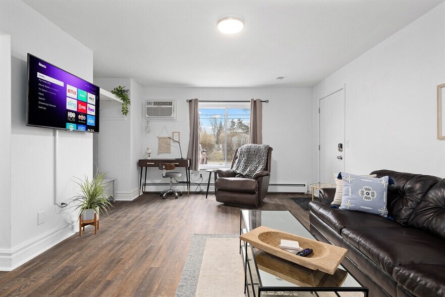 Primary Photo - 22 2nd St