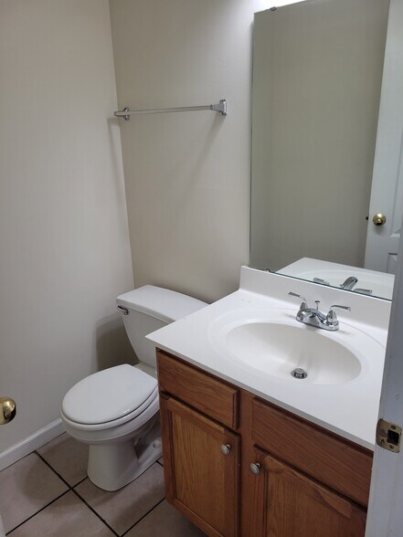 Building Photo - 614 Vineyards Ct